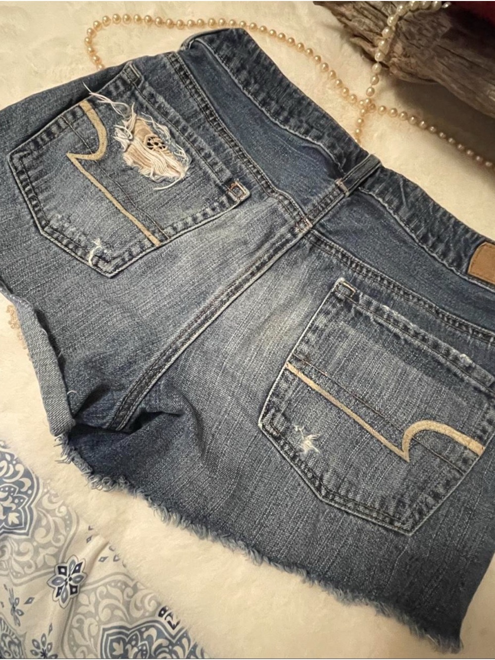 🦅American Eagle ® Cool High-Rise Distressed Denim Shorts 🦅 - Picture 5 of 7